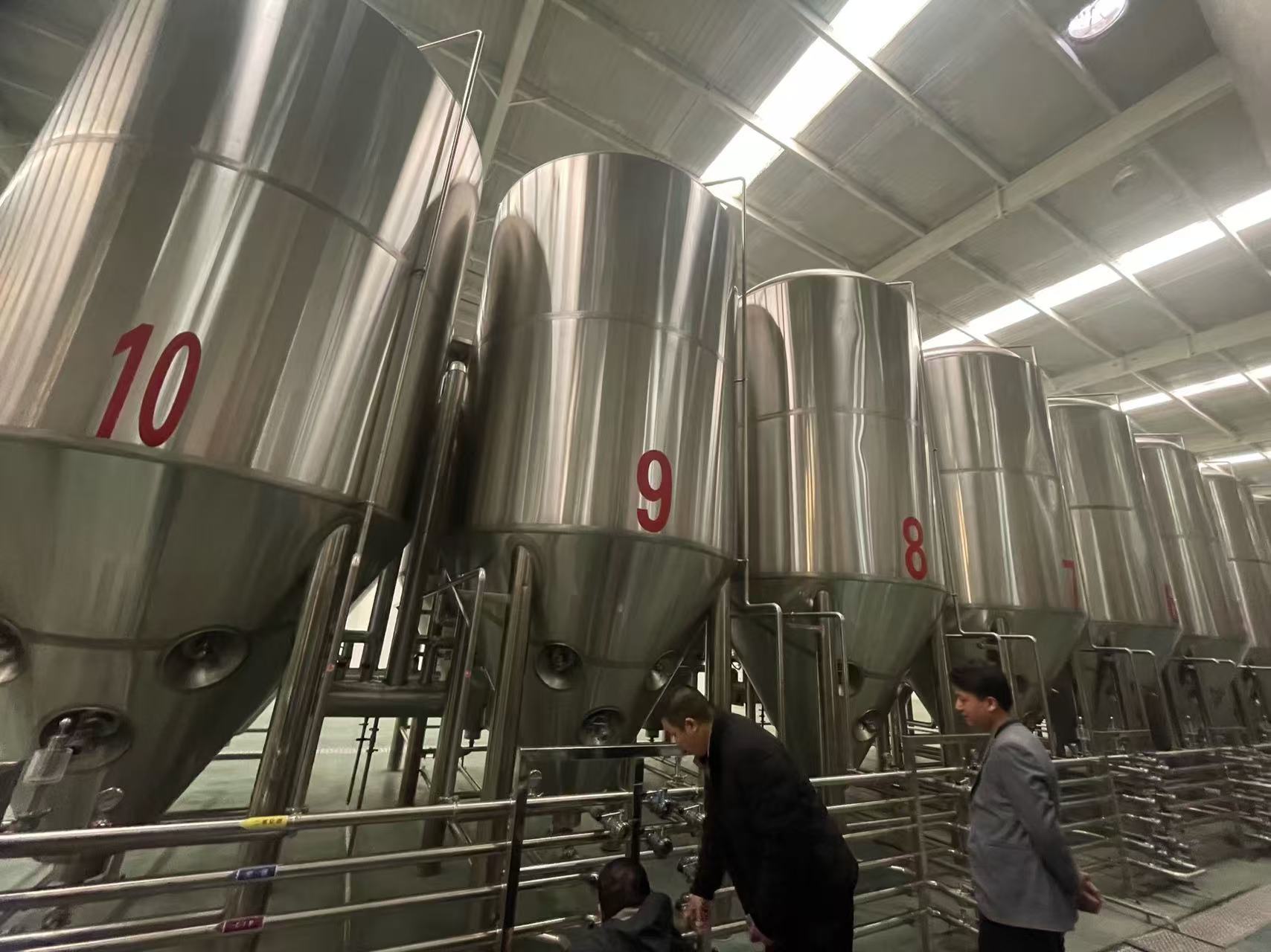 慈溪精酿啤酒设备厂—平面布置、设备设计、制造、调试、培训等一条龙服务